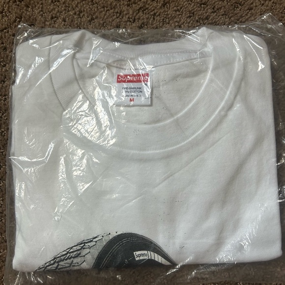 NWT Supreme Tire Tee White T-Shirt with Tire Graphic Medium - Picture 3 of 4
